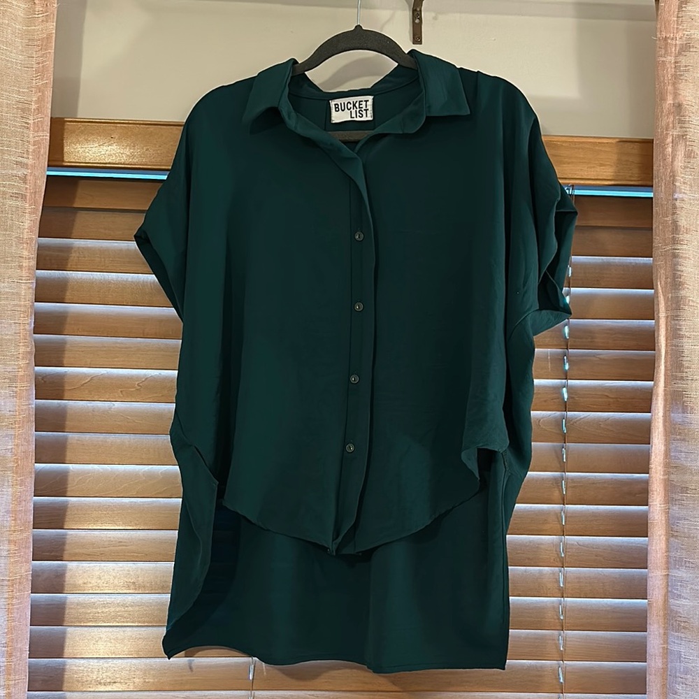 BUCKETLIST Women's Green Button-Up Top